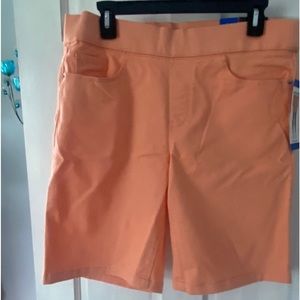 NWT DKNY Stretch  Pull On Bermuda Short L